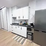 Evans Realty Bn Moderno & Lujoso Estudio