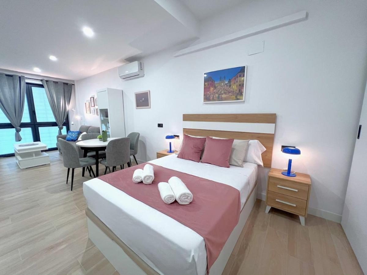 Evans Realty Bn Moderno & Lujoso Estudio Apartment *